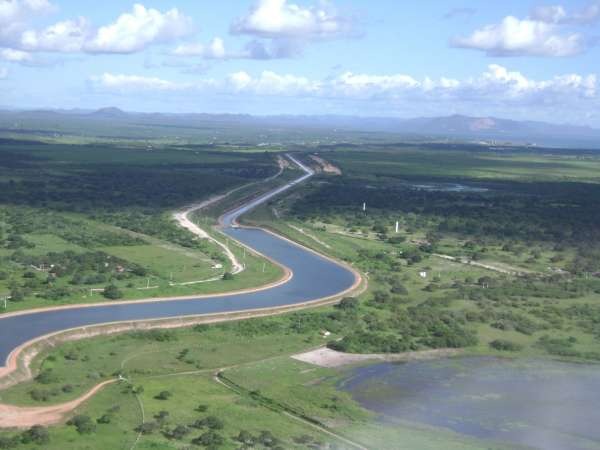 Governo do Ceará investirá mais de R$ 1 bilhão para duplicação do Eixão das Águas, saneamento e ampliação do sistema de abastecimento de água