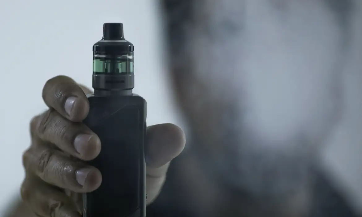 Organização Mundial da Saúde pede mais controle sobre cigarros eletrônicos