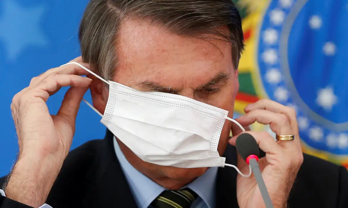 Controladoria-Geral da União conclui que certificado de vacinação de Bolsonaro é falso