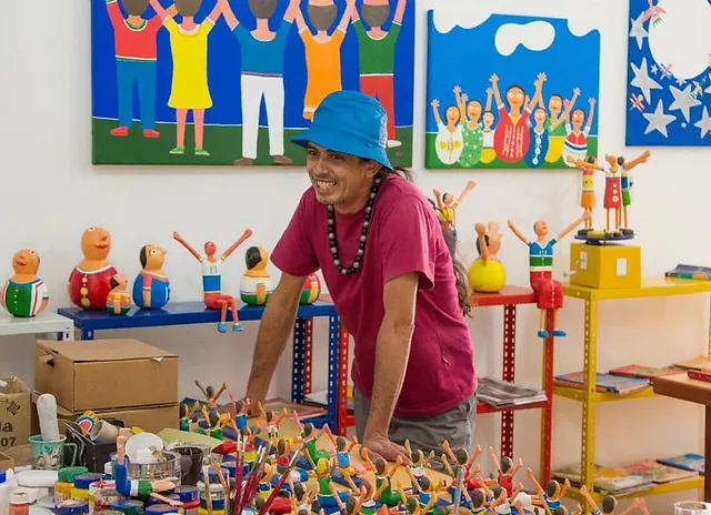 Museu da Imagem e do Som recebe exposição de Dim Brinquedim