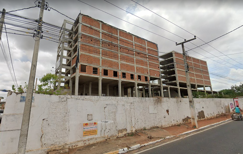 Justiça suspende venda de shopping center inacabado de Juazeiro do Norte