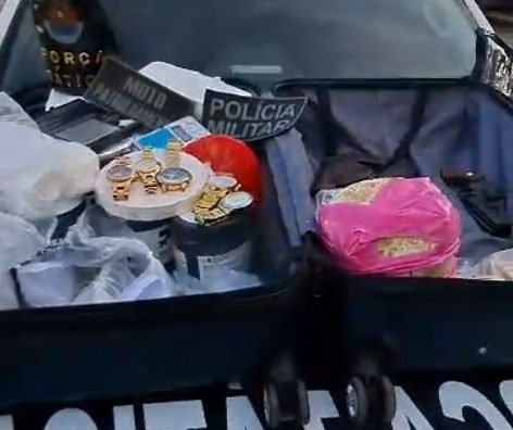 Operação da Polícia Militar resulta na prisão de dois suspeitos e nas apreensões de armas, drogas e aves silvestres em Juazeiro do Norte