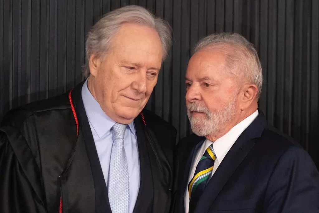 Ricardo Lewandowski se reúne com Lula e pode assumir Ministério da Justiça