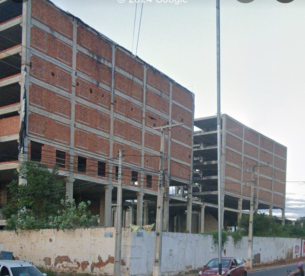 Shopping abandonado em Juazeiro vai a leilão e lance inicial é de quase R$ 31 milhões