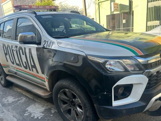 Professora de Minas Gerais é baleada na porta da casa do pai em Caririaçu