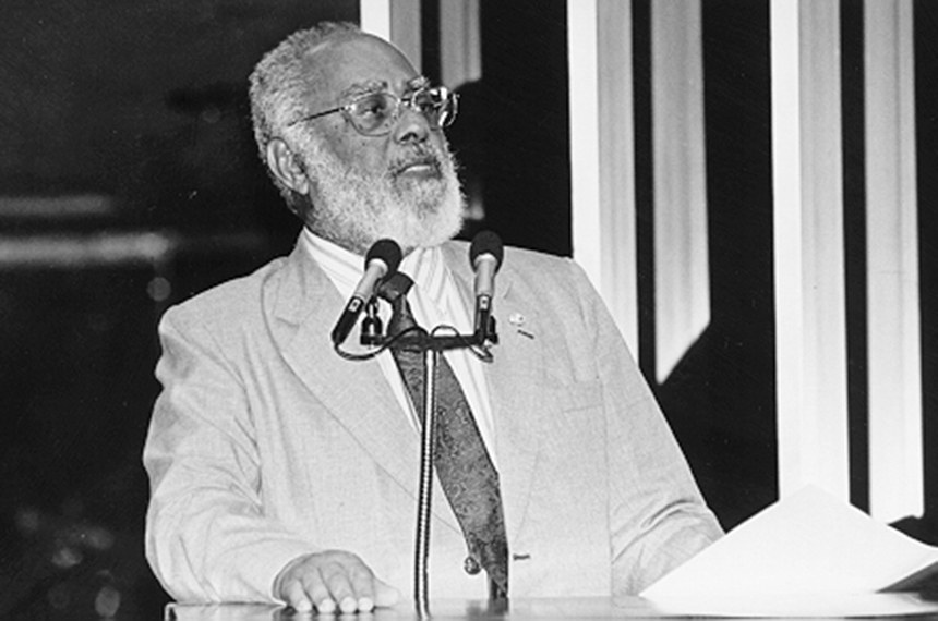 Lei inclui Abdias do Nascimento no ‘Livro dos Heróis e Heroínas da Pátria’