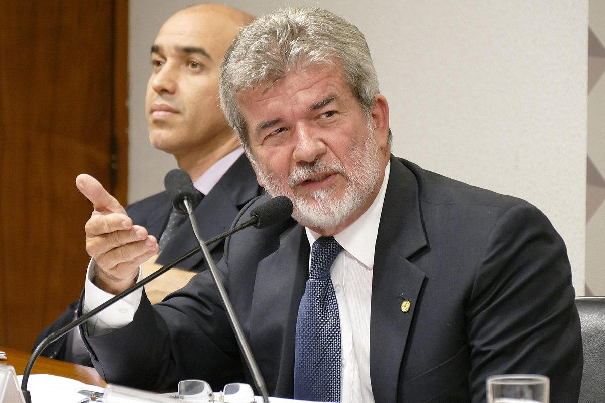 Arnon Bezerra ainda não decidiu sobre seu futuro político após racha no PDT