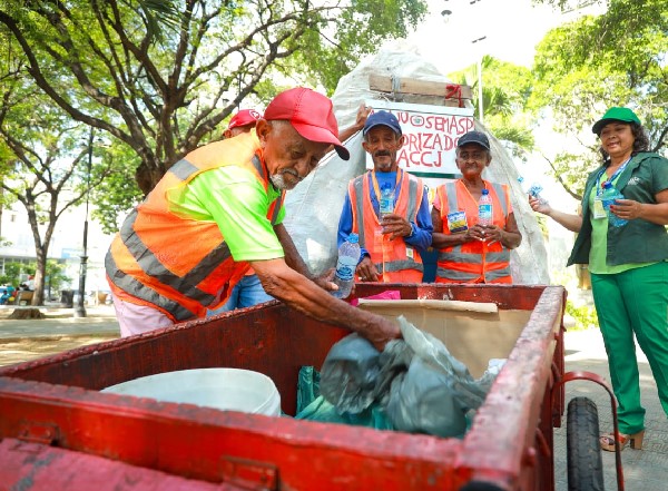Mais de 1,5 tonelada de recicláveis é coletada na Romaria de Candeias