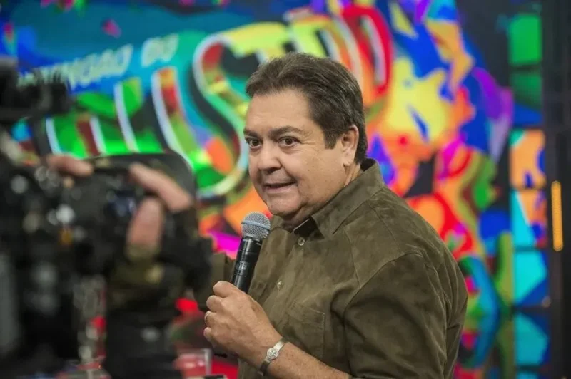 Faustão passa por transplante do rim e segue internado em hospital de São Paulo