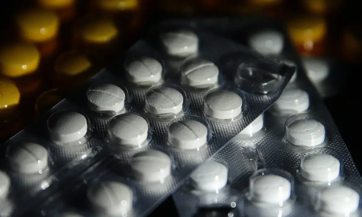 Projeto que isenta medicamentos do imposto de importação vai à sanção