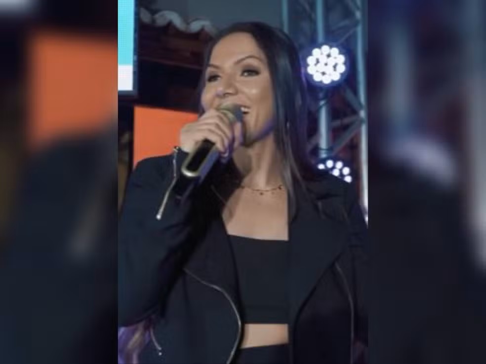 Cantora de forró Marcinha Sousa e marido morrem afogados em carro ao tentar cruzar ponte em Jardim