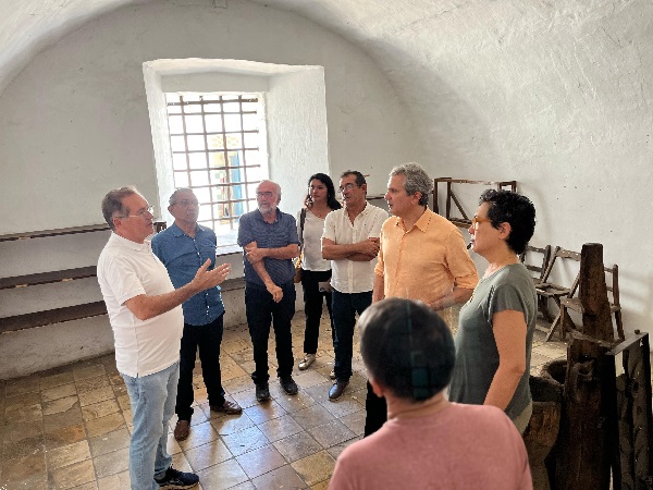 Prefeito e gestores culturais visitam prédio dos museus do Crato
