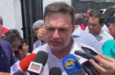 Fernando Santana oficializa pré-candidatura a prefeito de Juazeiro do Norte