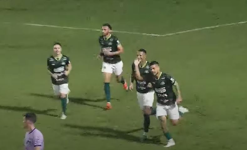 Icasa supera Pacatuba e segue 100% no Cearense Série B