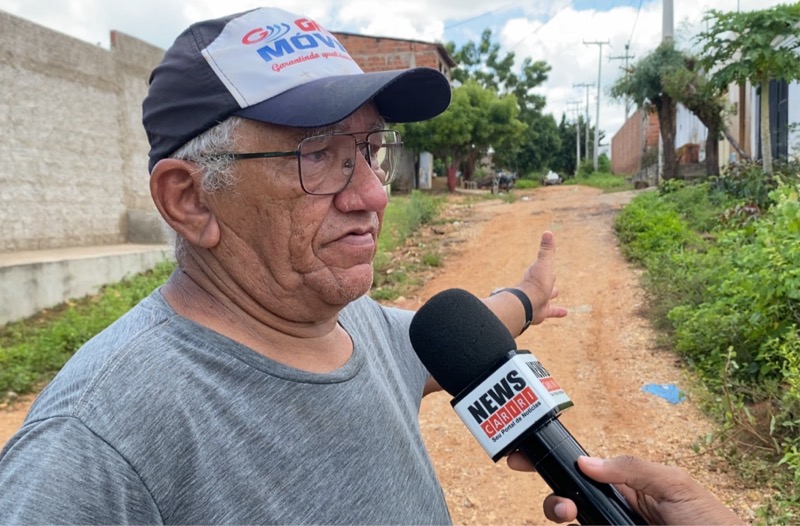 Moradores de Missão Velha reclamam das ruas esburacadas e sem saneamento básico