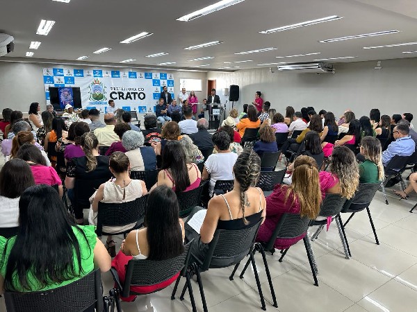 Crato homenageia mulheres com a Medalha Madre Esmeraldo no Dia Internacional da Mulher