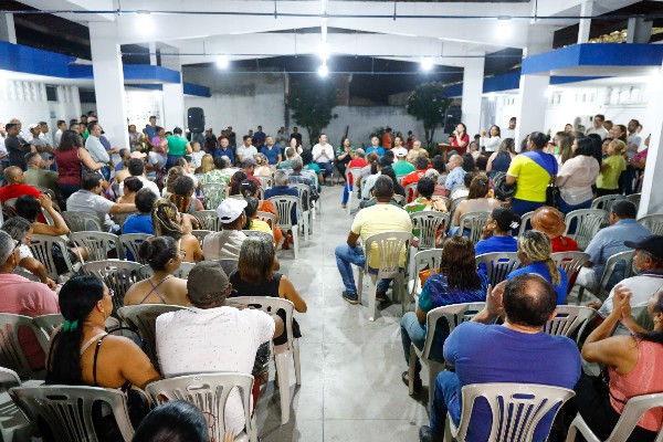 Prefeitura de  Juazeiro do Norte entrega títulos de Regularização Fundiária para 108 famílias