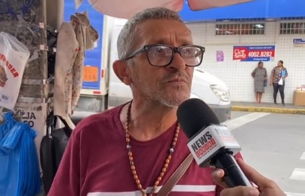 Seu Chacal fala ao “Conta Tua História” do trabalho como vendedor de controles remotos em Juazeiro