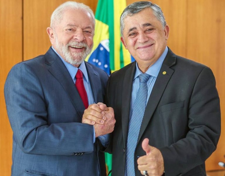Após jantar com Lula, Guimarães adianta os próximos passos do governo