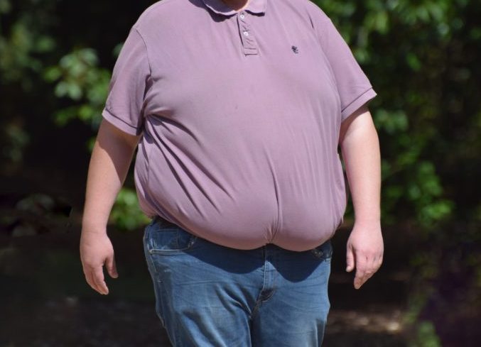 Um a cada três brasileiros vive com obesidade, mostra relatório global