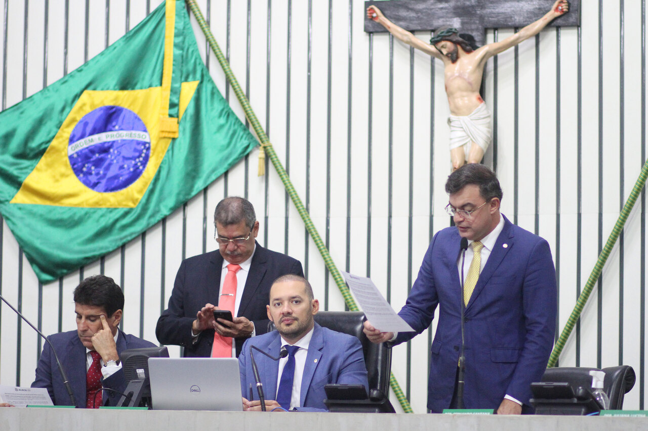 Alece aprova 14 projetos de parlamentares nesta quarta-feira