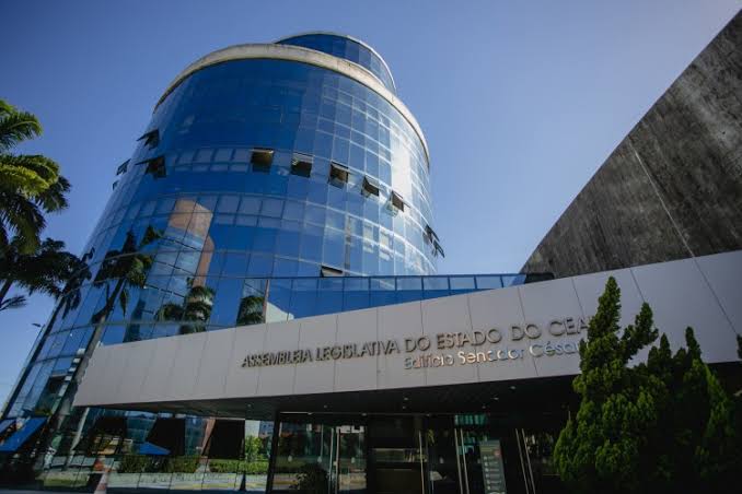 Campos Sales: vereador que acusa gestão de nepotismo tem esposa em cargo na Alece
