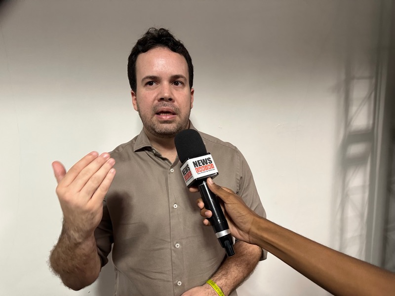 Prefeito de Barbalha anuncia abono salarial para profissionais da educação do município
