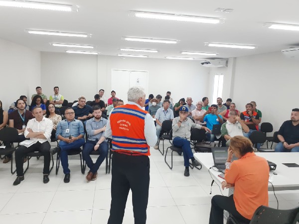 Prefeitura do Crato discute construção do Plano Municipal de Recursos Hídricos