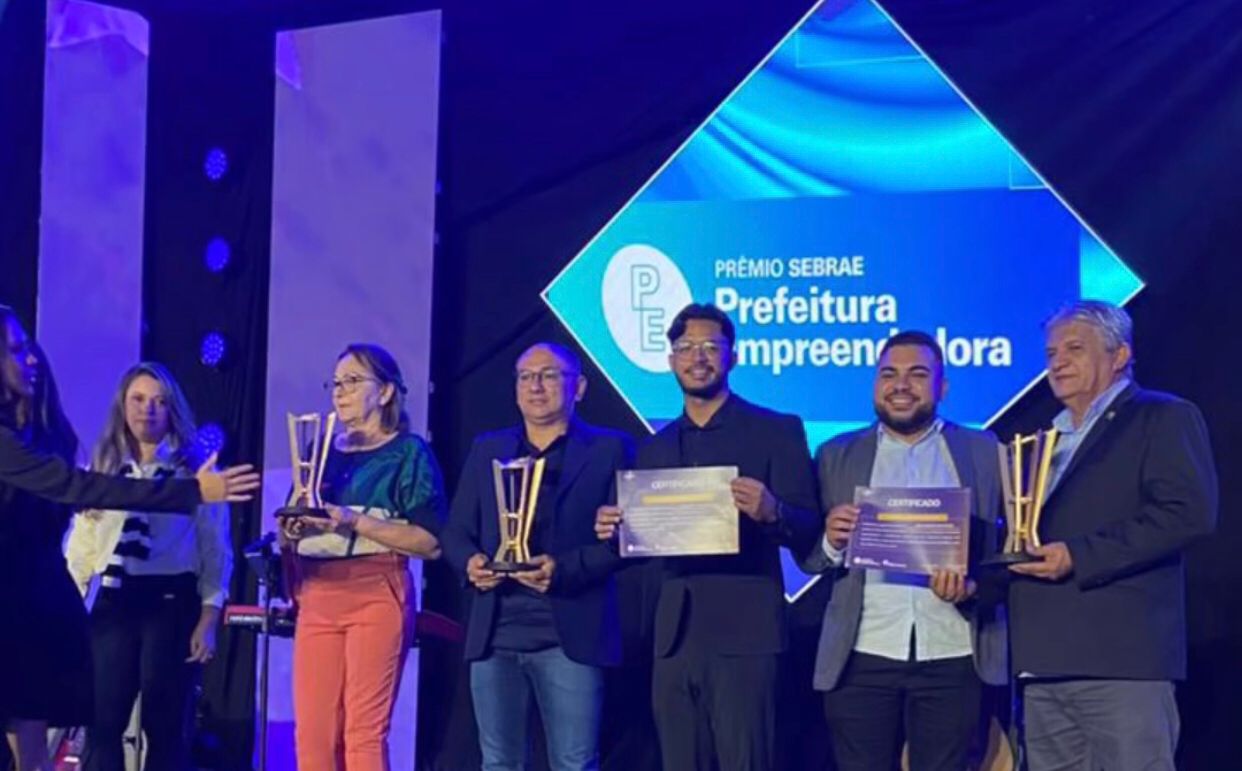 Prefeitura de Milagres recebe premiação do Sebrae por apoio ao empreendedorismo