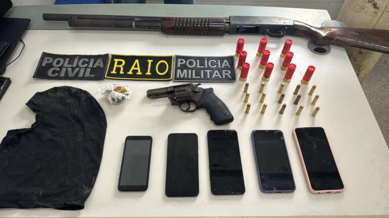 Polícia encontra armas de fogo enterradas em Iguatu