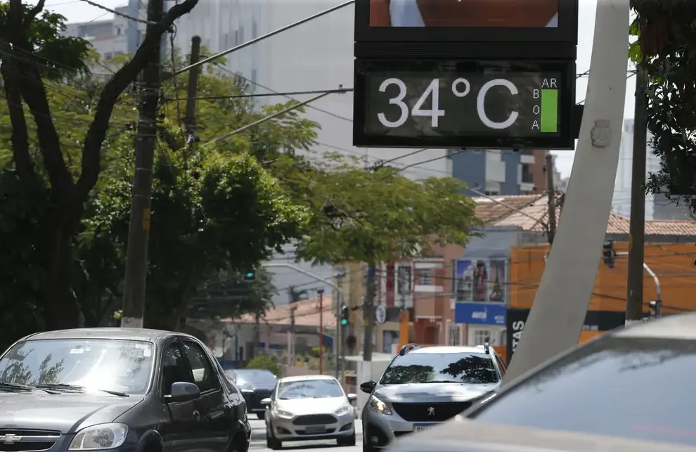 Massa de ar quente e seco atinge parte do Brasil até sábado