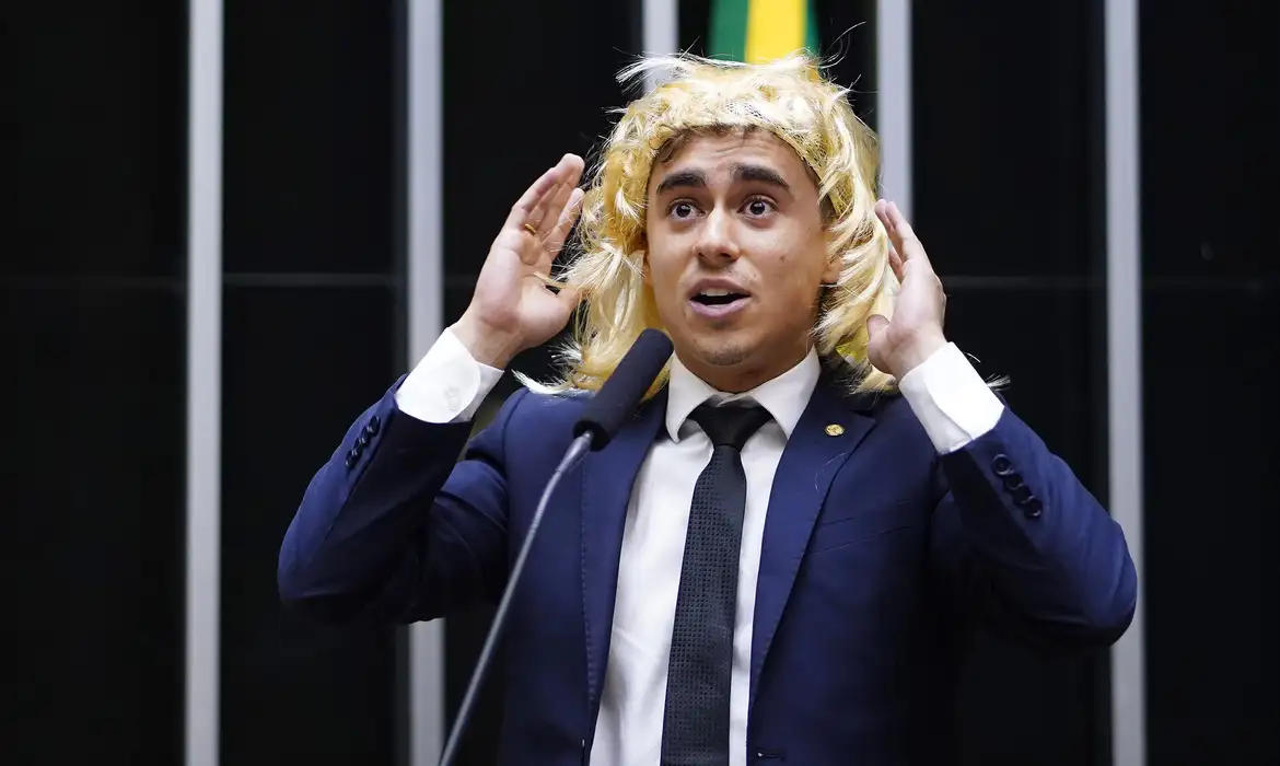 Ministro do STF rejeita ações que acusavam Nikolas Ferreira por transfobia