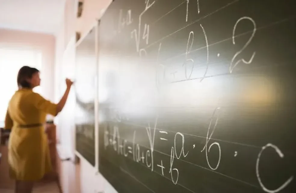 Sancionada lei que garante reajuste salarial acima do piso nacional para professores da Educação Básica do Ceará