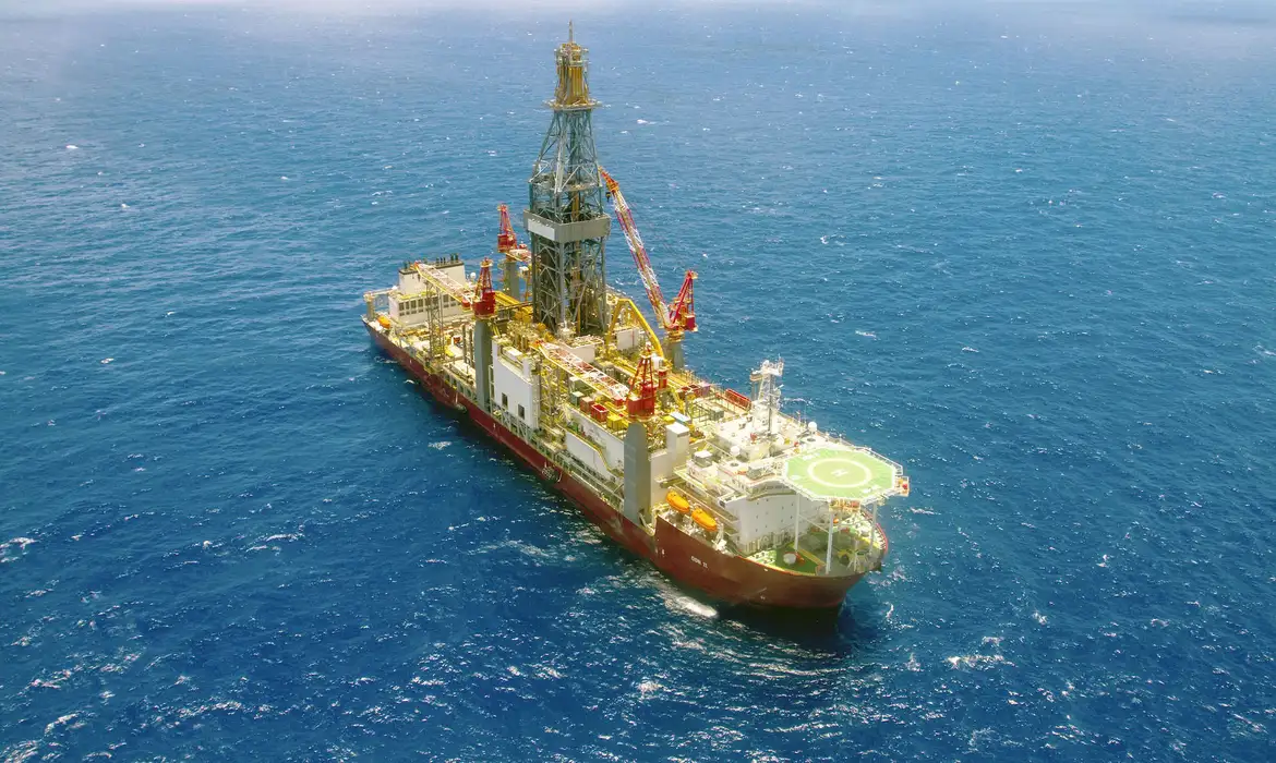 Petrobras: produção de petróleo e gás natural aumenta 2,4% em um ano