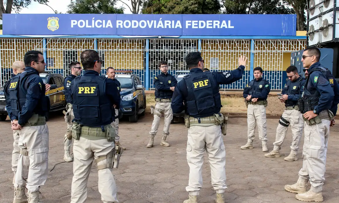 Polícia Rodoviária Federal inicia campanha Maio Amarelo, com ações educativas de trânsito