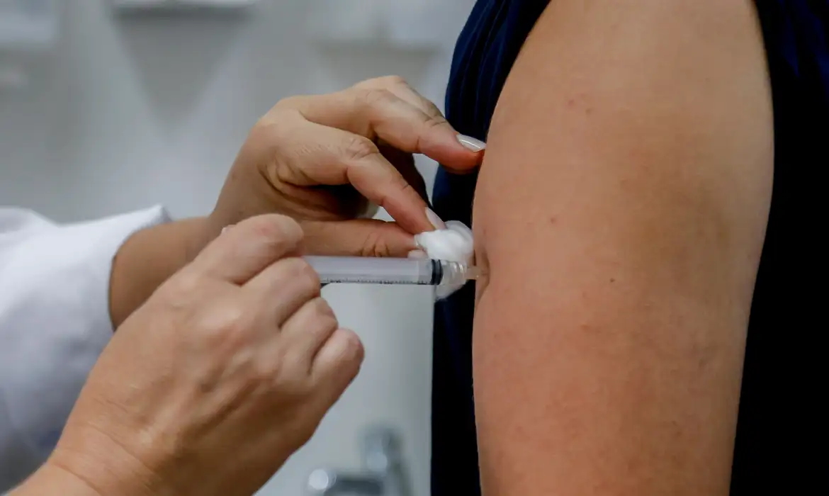 Vacina contra a dengue é distribuída em mais 625 municípios; Ceará incluso