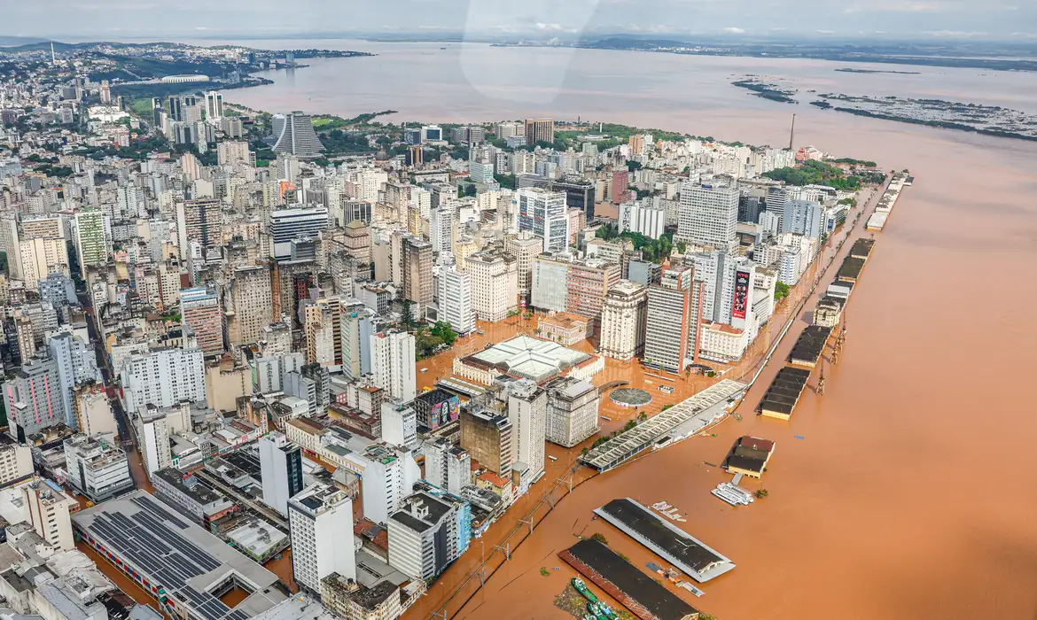 Situação em abrigos públicos do RS preocupa autoridades