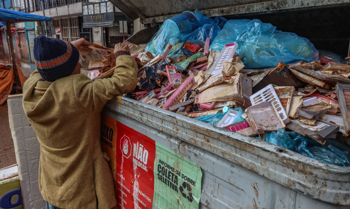 Mais de 335 mil pessoas vivem em situação de rua no Brasil