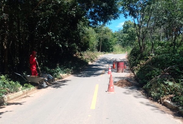 Serviços de manutenção viária contemplam zonas urbana e rural do Crato