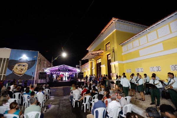 Prefeitura inaugura Centro Cultural Daniel Walker na antiga estação do trem em Juazeiro do Norte
