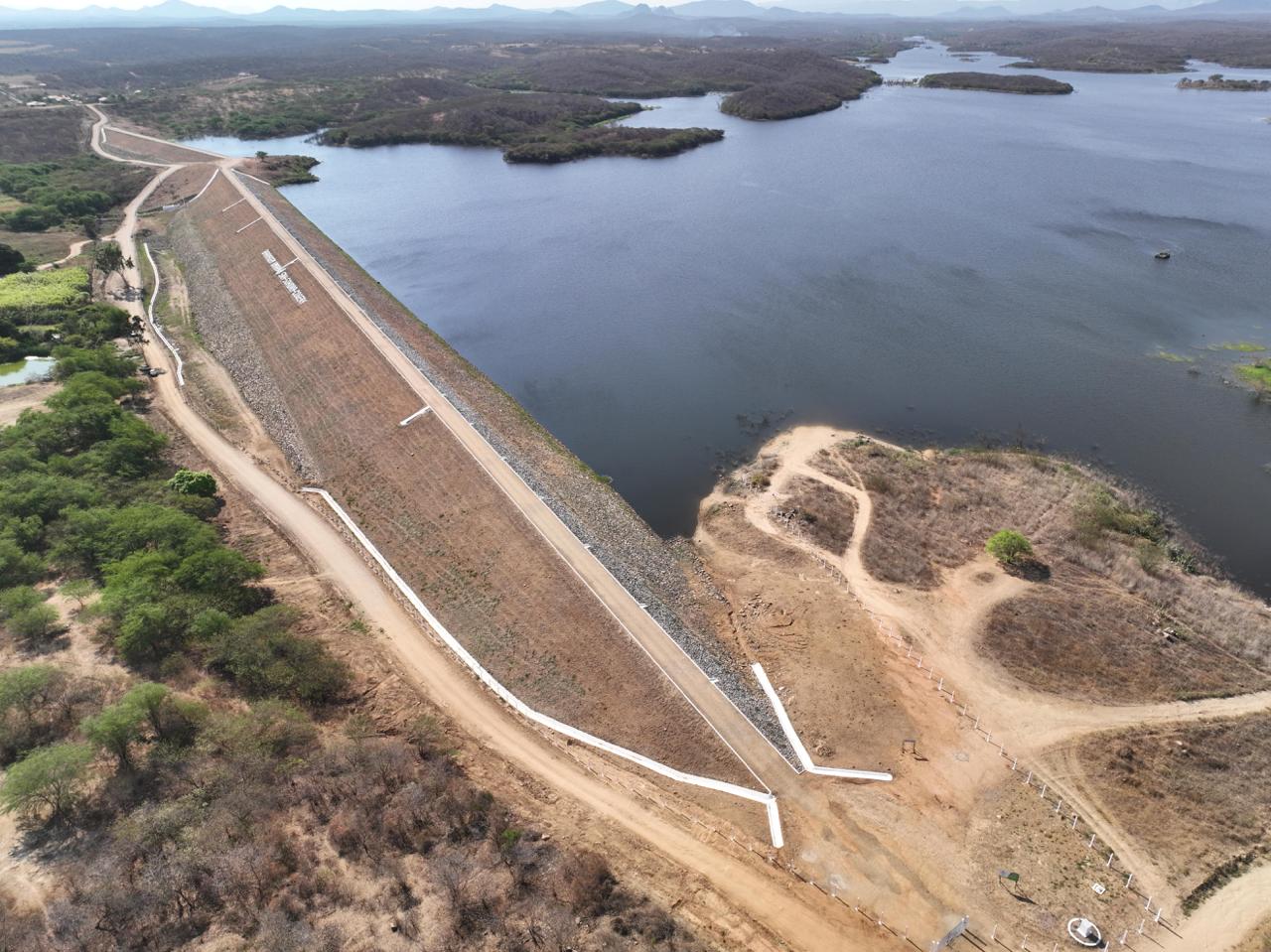 Ceará encerra mês de abril com 72 açudes sangrando; aporte hídrico é o maior desde 2009