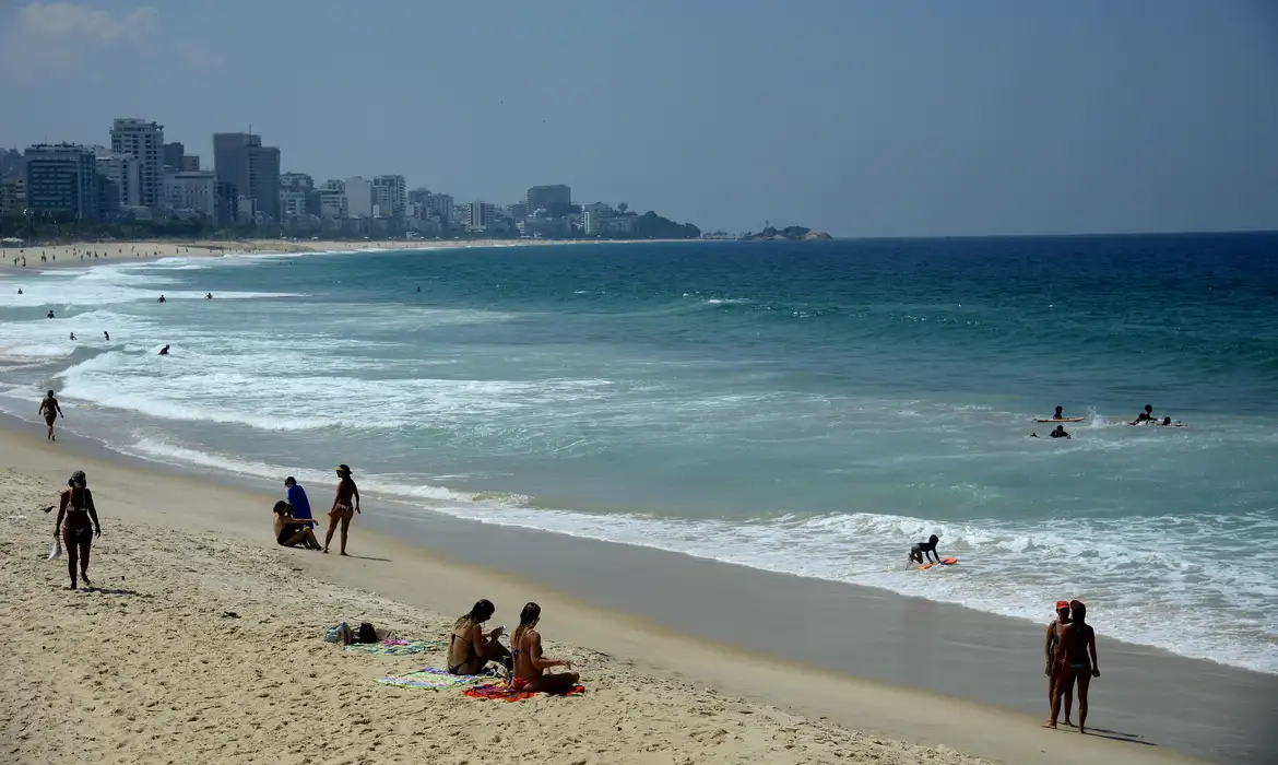 Saiba quais são os feriados e pontos facultativos de 2025