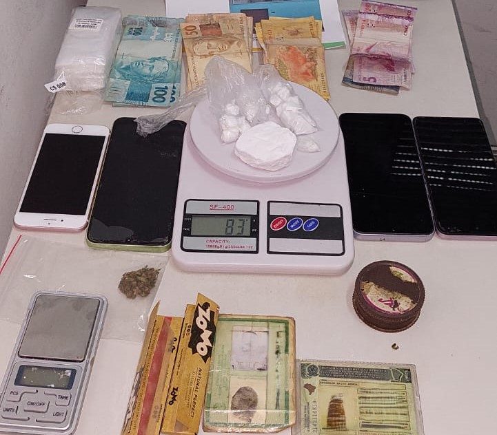 Polícia Civil cumpre 15 mandados de busca e apreensão e realiza prisão por tráfico de drogas no Crato
