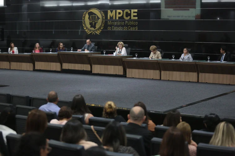 Ceará lança manual de atendimento médico a mulheres e crianças vítimas de violência