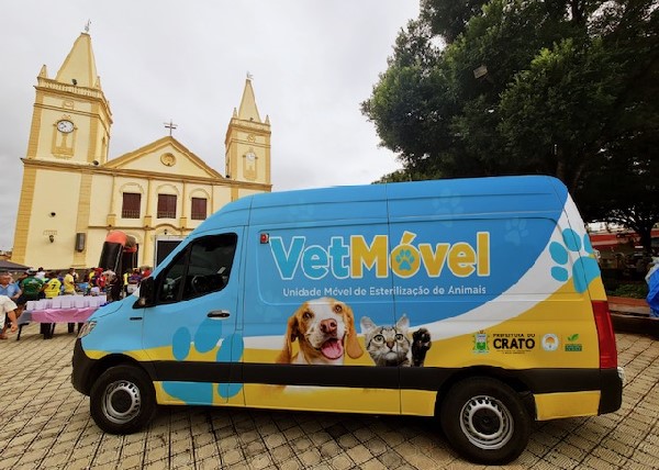 VetMóvel do Crato realiza consultas gratuitas nos bairros
