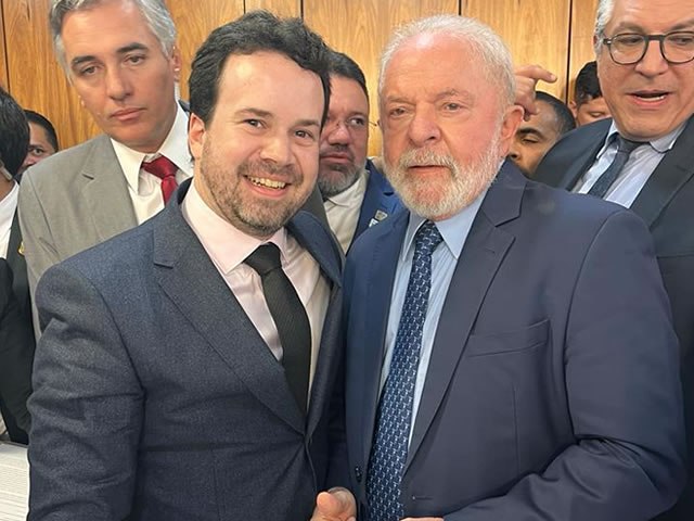 Guilherme Saraiva anuncia novo campus universitário em Barbalha com os cursos de Farmácia e Psicologia