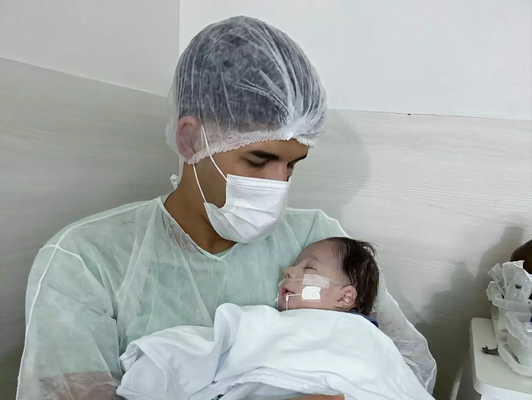 Filho do cantor Zé Vaqueiro morre aos 11 meses; bebê tinha síndrome rara