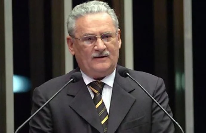 Familiares e políticos se despedem do ex-senador Reginaldo Duarte, morto aos 89 anos, e um dos idealizadores da UFCA