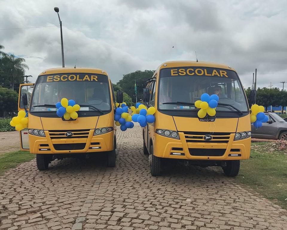 Missão Velha ganha 6 novos ônibus escolares