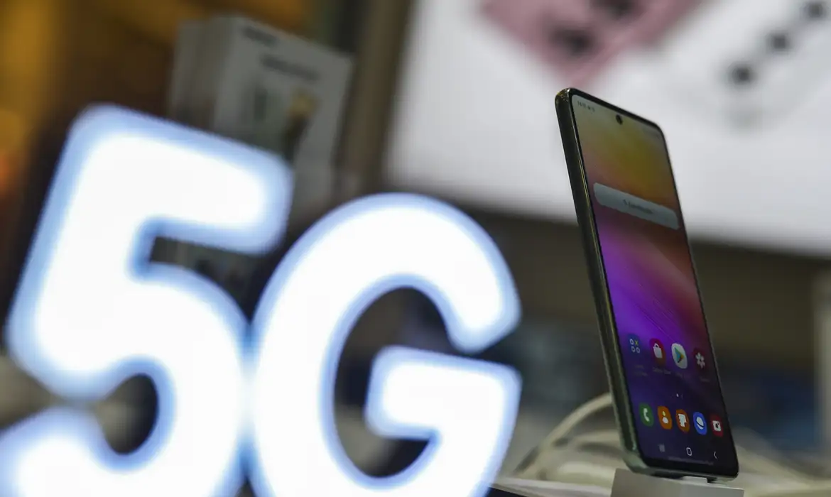 Ampliação da rede de internet 5G permite acesso a 96% da população